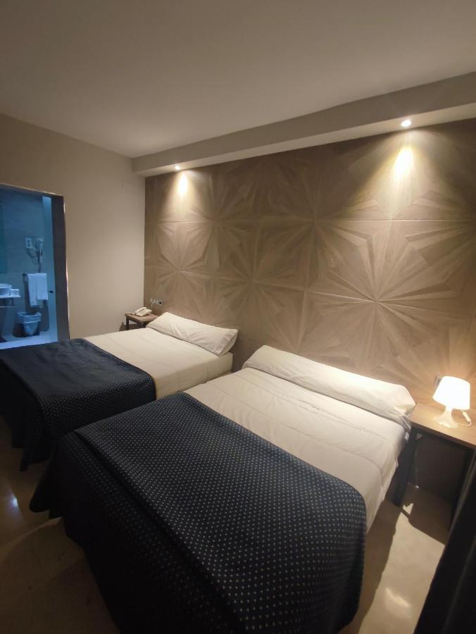 Hotel Ciudad De נבלקרנרו מראה חיצוני תמונה