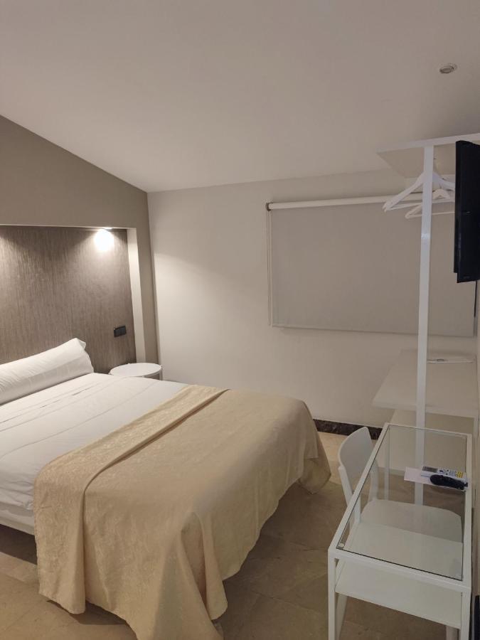 Hotel Ciudad De נבלקרנרו מראה חיצוני תמונה