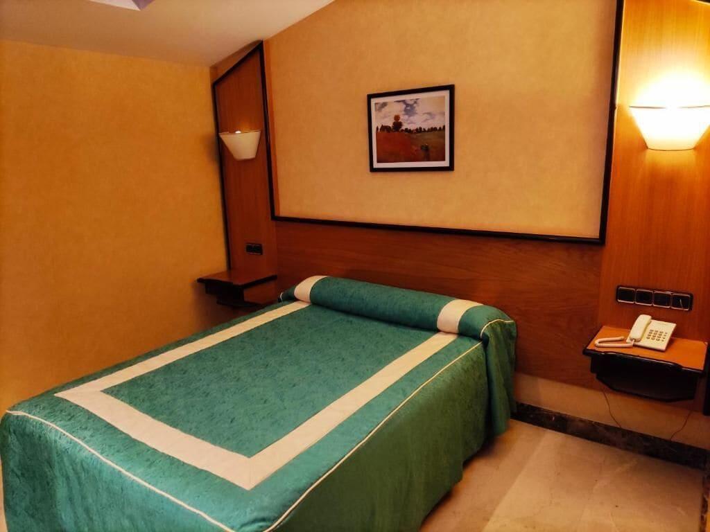 Hotel Ciudad De נבלקרנרו מראה חיצוני תמונה