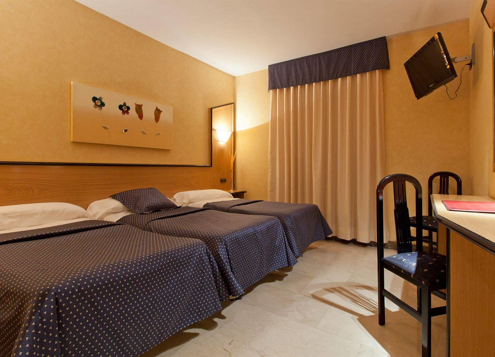 Hotel Ciudad De נבלקרנרו מראה חיצוני תמונה