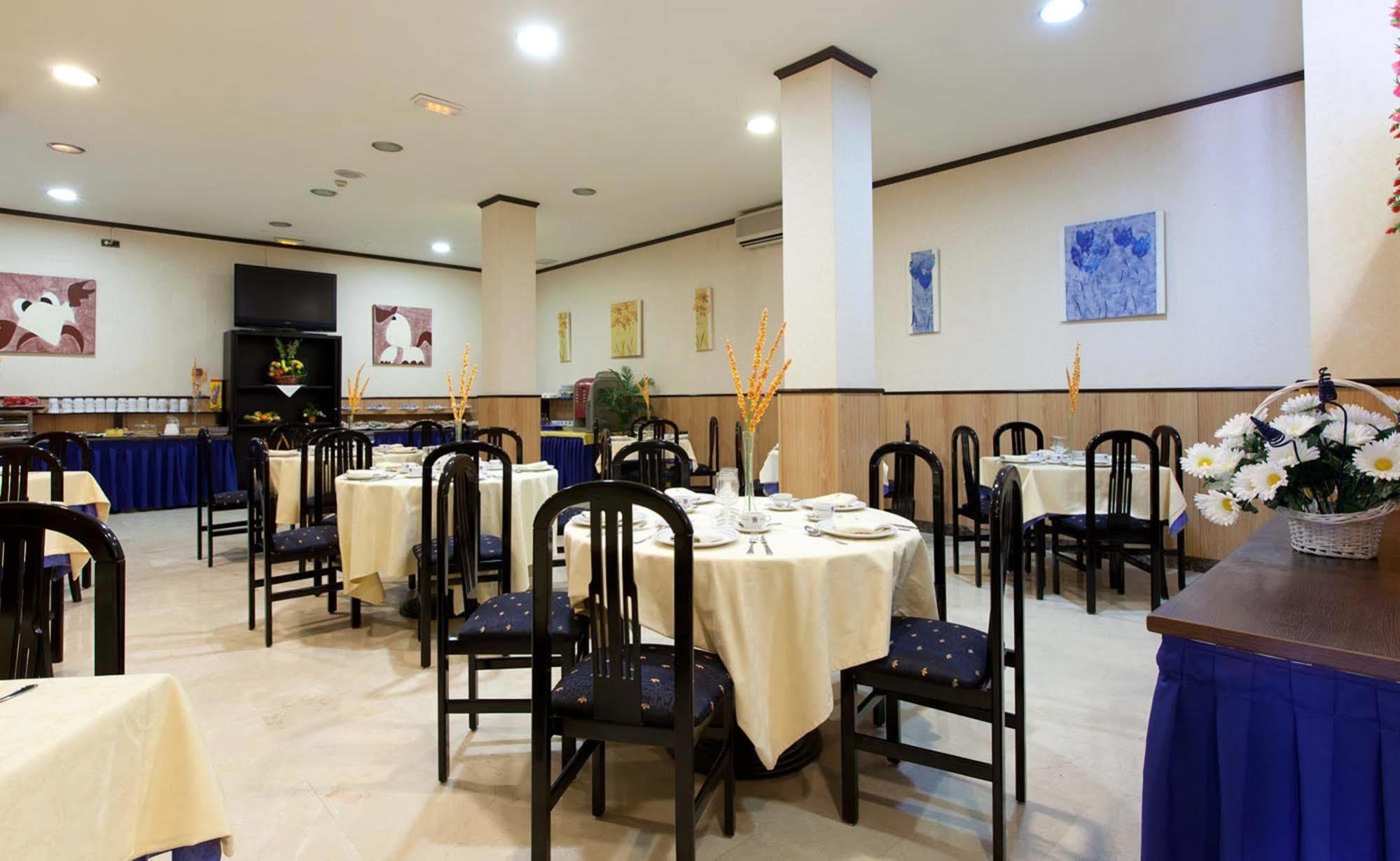 Hotel Ciudad De נבלקרנרו מראה חיצוני תמונה